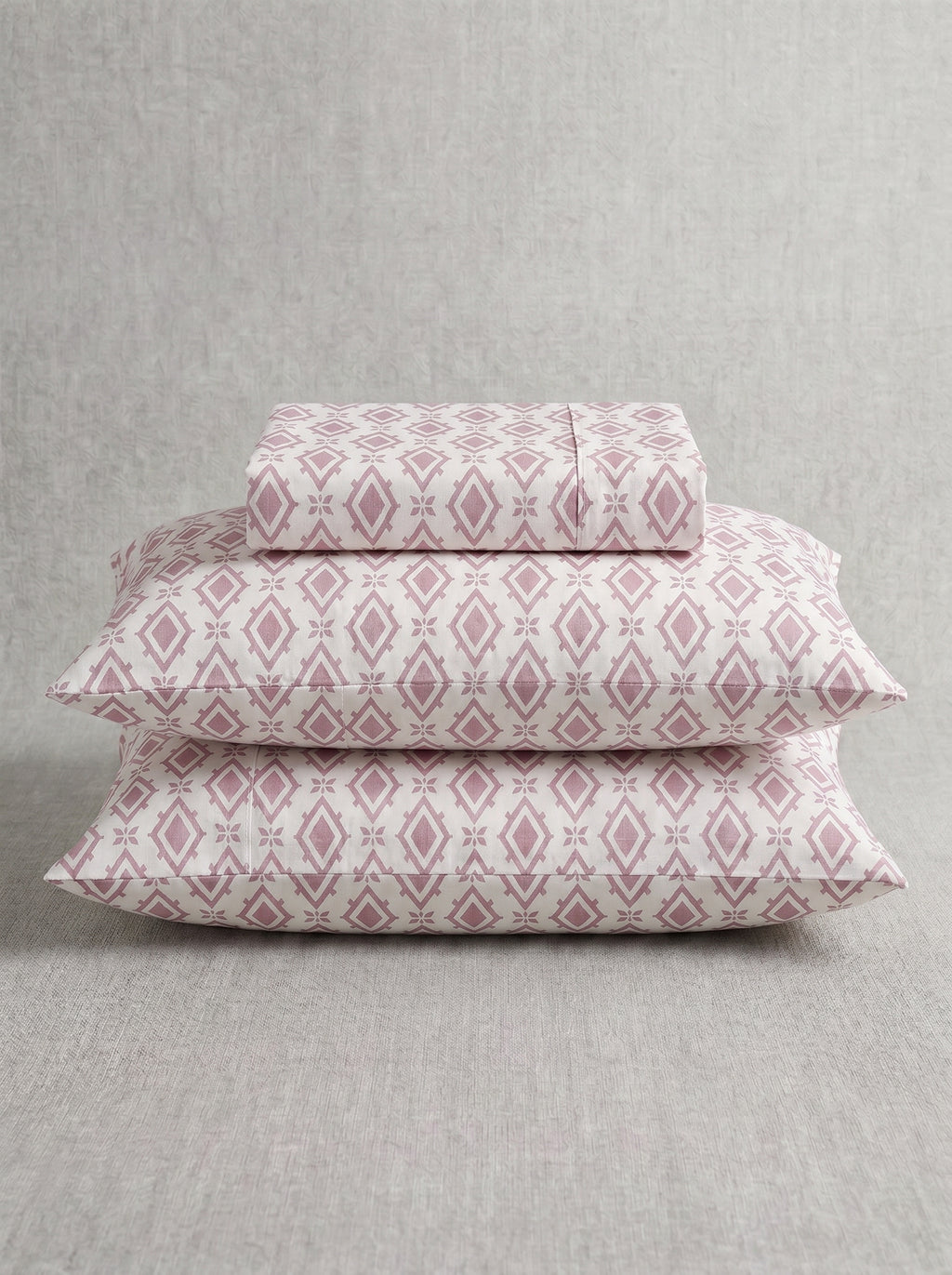 Soft Cotton Diamond in pink 3 Pcs Printed Bedsheet Set
